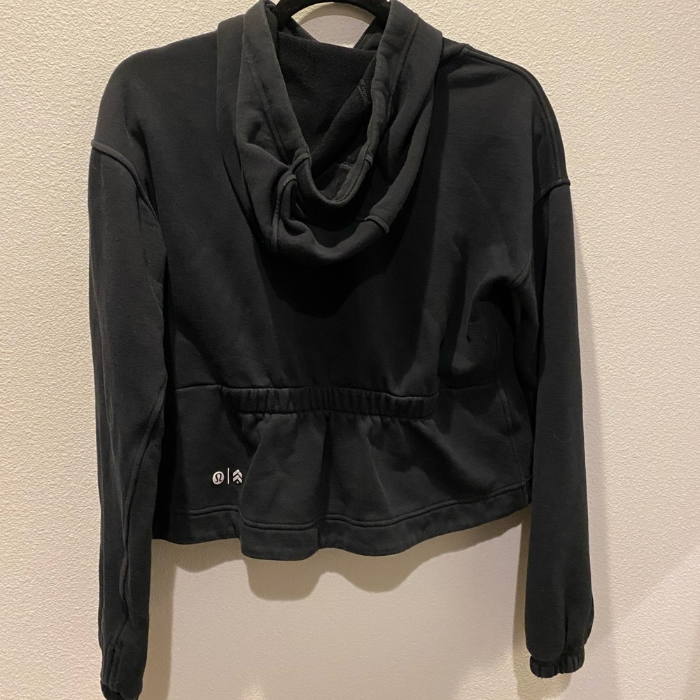 Lululemon cropped hoodie